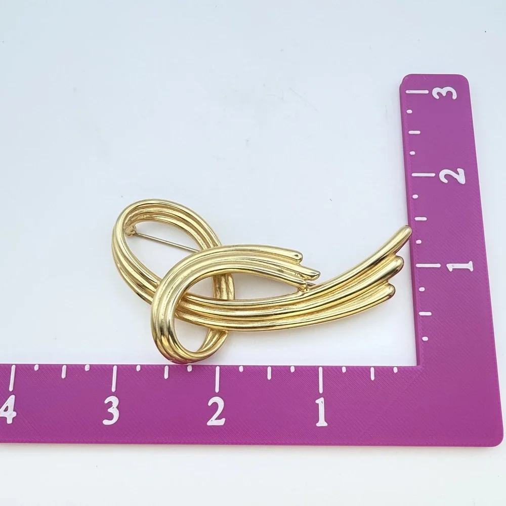 Vintage Gold Tone Knot Brooch Modernist Ribbon Swirl Statement Pin Bold  2.75